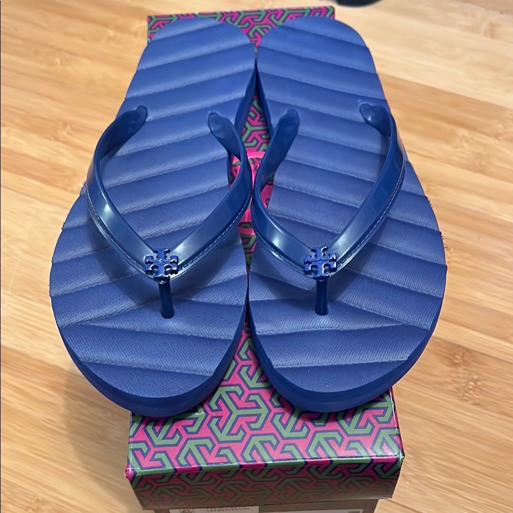 Tory Burch Kira flip flop